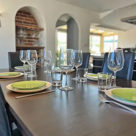 T4 Lumineux, Equipe, Au Centre D'aurillac Aurillac