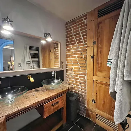 T4 Lumineux, Equipe, Au Centre D'aurillac Aurillac