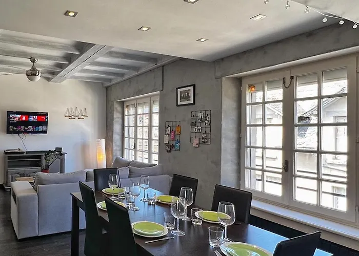 Appartement T4 Lumineux, équipé, Au Centre D'aurillac *