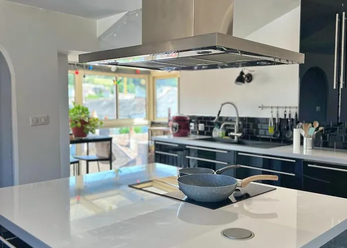 T4 Lumineux, équipé, Au Centre D'aurillac Aurillac