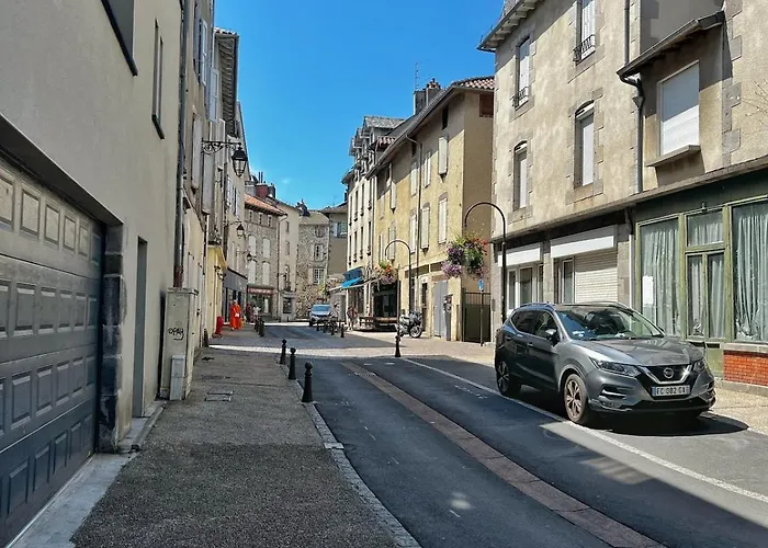 T4 Lumineux, équipé, Au Centre D'aurillac Appartement