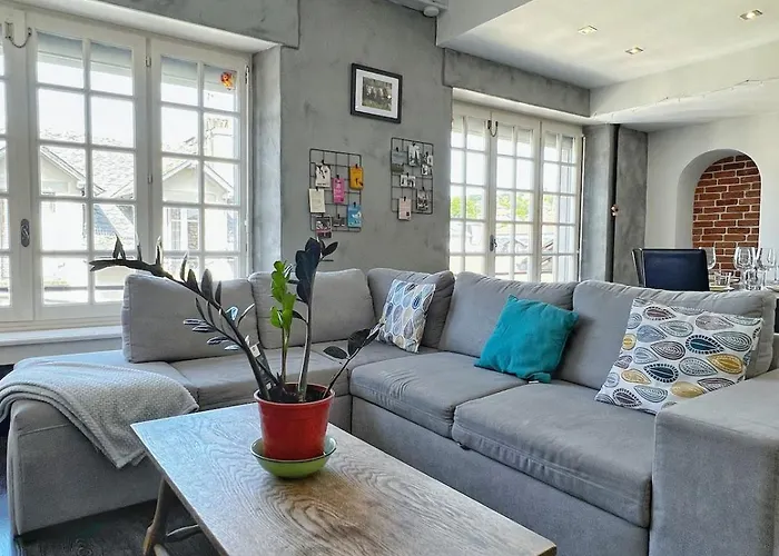 T4 Lumineux, équipé, Au Centre D'aurillac Appartement *