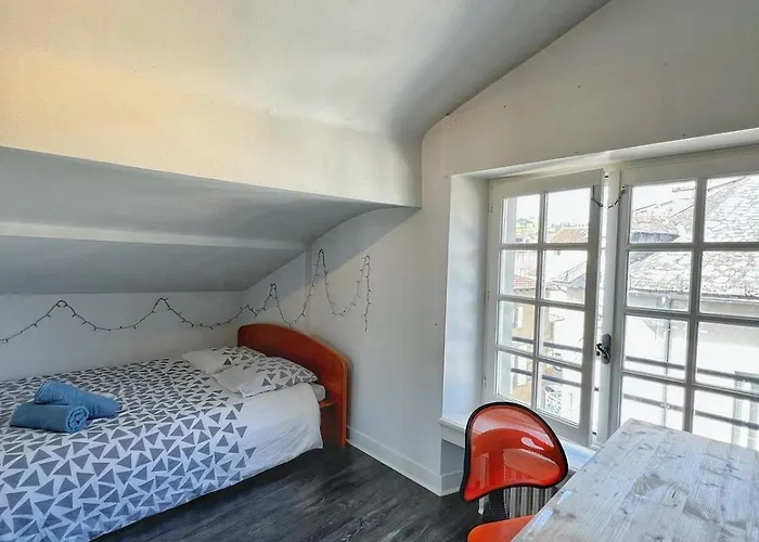 Appartement T4 Lumineux, équipé, Au Centre D'aurillac *