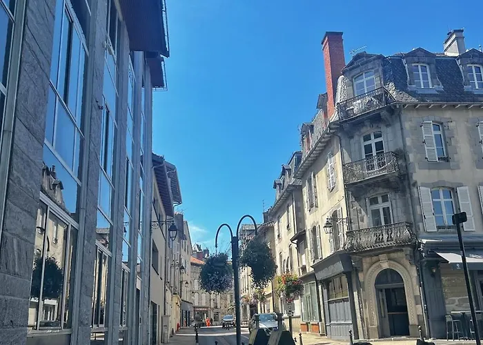 Appartement T4 Lumineux, équipé, Au Centre D'aurillac